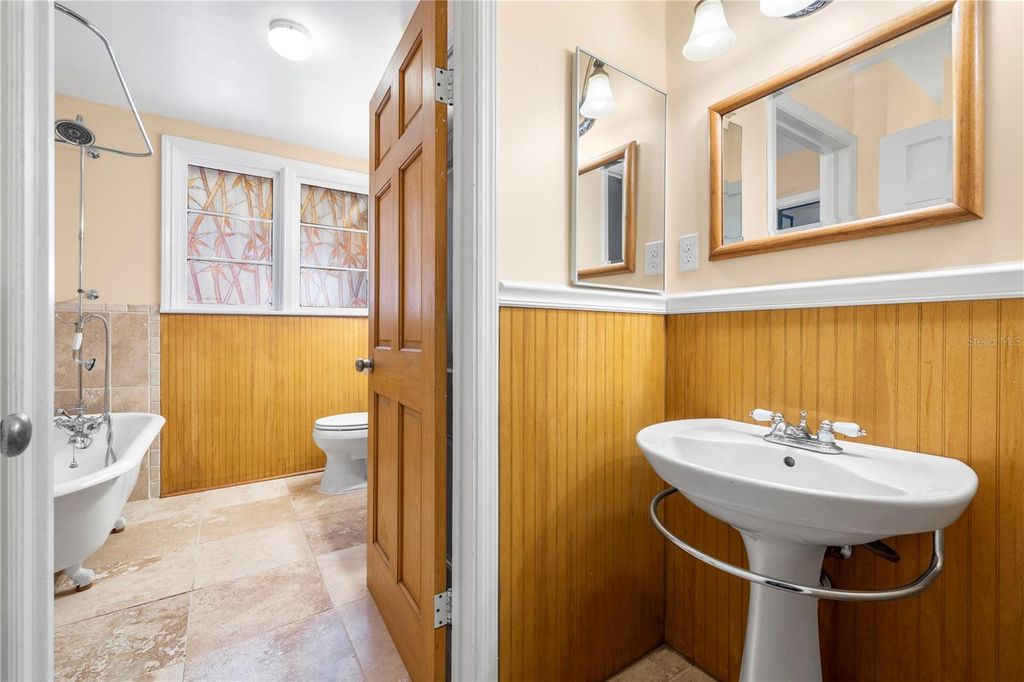 Image 24 of property listing at 7002 53RD STREET N, Pinellas Park, FL 33781