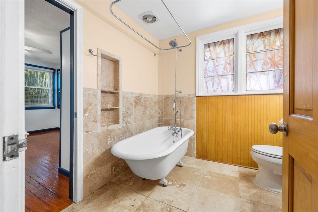 Image 27 of property listing at 7002 53RD STREET N, Pinellas Park, FL 33781