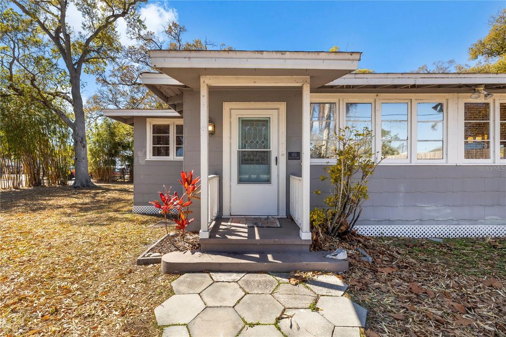 Image 4 of property listing at 7002 53RD STREET N, Pinellas Park, FL 33781