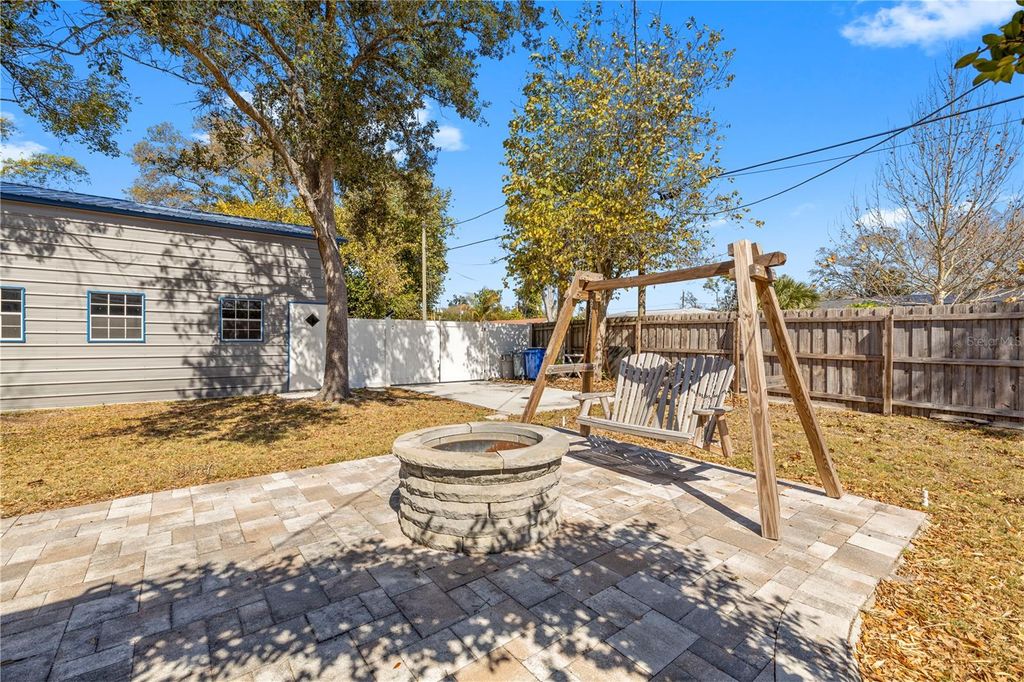 Image 35 of property listing at 7002 53RD STREET N, Pinellas Park, FL 33781