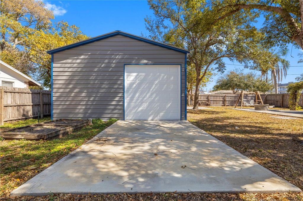 Image 38 of property listing at 7002 53RD STREET N, Pinellas Park, FL 33781