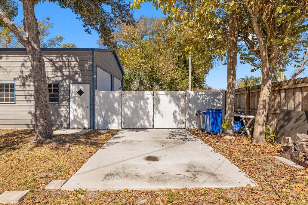 Image 42 of property listing at 7002 53RD STREET N, Pinellas Park, FL 33781