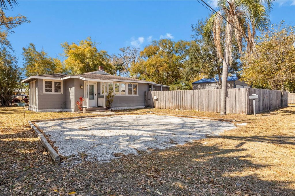 Image 47 of property listing at 7002 53RD STREET N, Pinellas Park, FL 33781