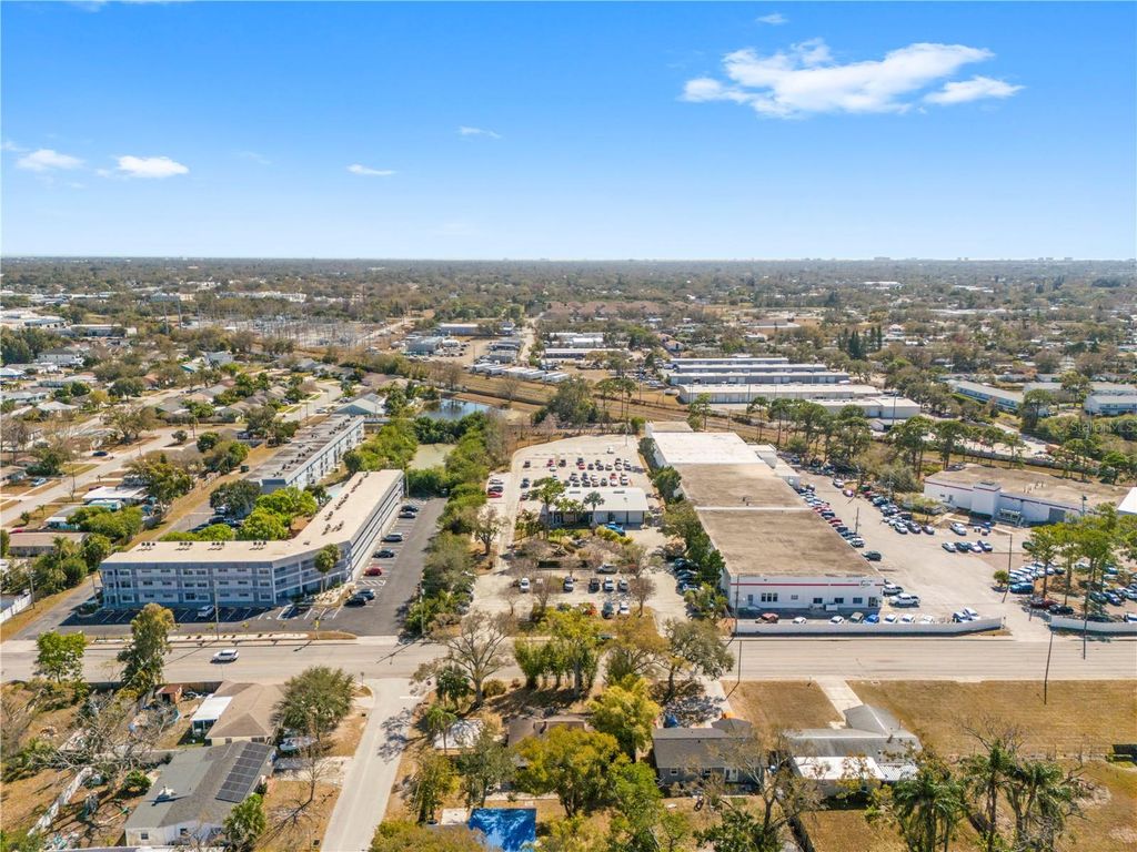 Image 53 of property listing at 7002 53RD STREET N, Pinellas Park, FL 33781