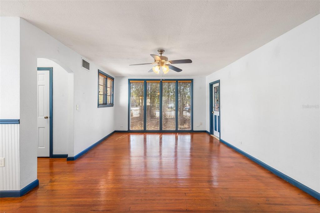 Image 9 of property listing at 7002 53RD STREET N, Pinellas Park, FL 33781