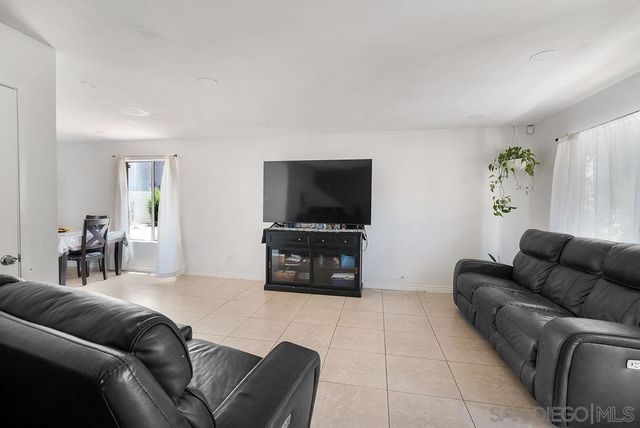 8166 Paradise Valley Ct., Spring Valley, CA 91977