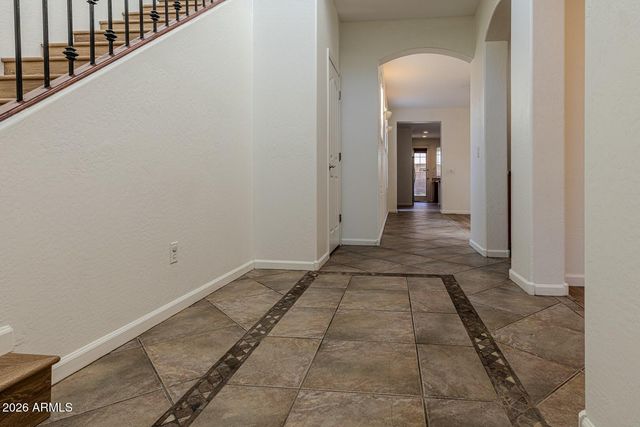 2051 E CARLA VISTA Drive, Chandler, AZ 85225