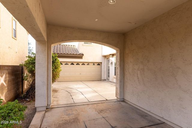 2051 E CARLA VISTA Drive, Chandler, AZ 85225