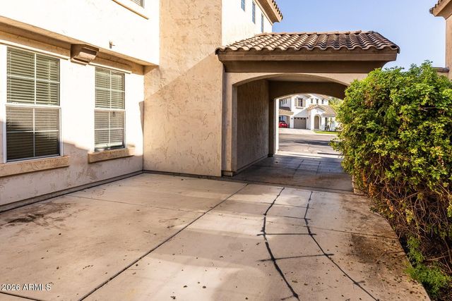 2051 E CARLA VISTA Drive, Chandler, AZ 85225