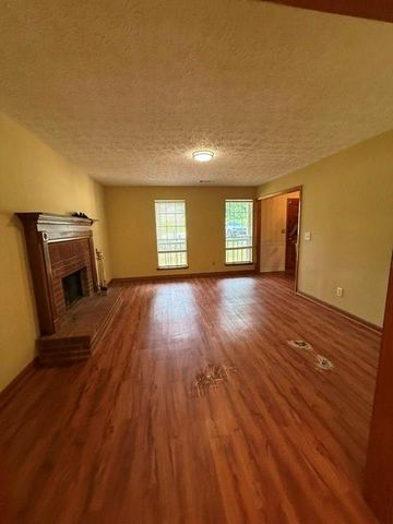 8351 Post Oak Court, Riverdale, GA 30274