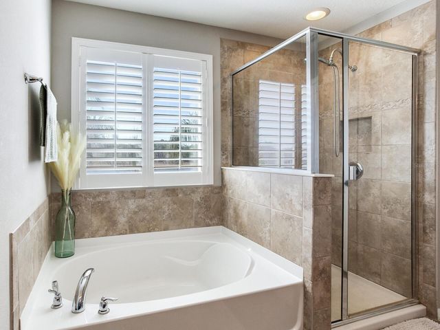 1763 OAK HAMMOCK COURT, Lutz, FL 33558