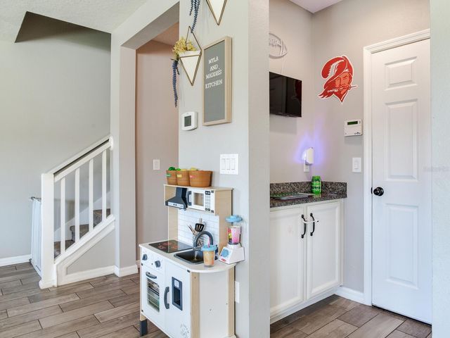 1763 OAK HAMMOCK COURT, Lutz, FL 33558