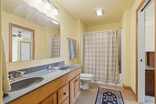 2502 River Run Court, Cedar Rapids, IA 52411