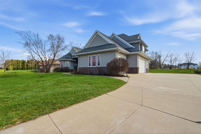 2502 River Run Court, Cedar Rapids, IA 52411