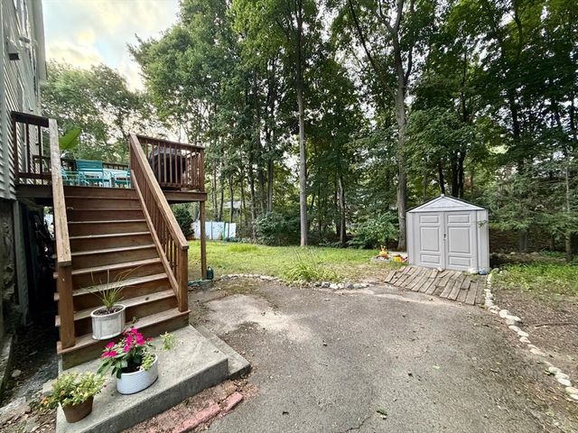 243 Walnut St 243, Wellesley, MA 02481