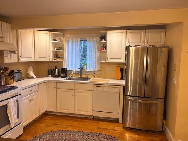 243 Walnut St 243, Wellesley, MA 02481
