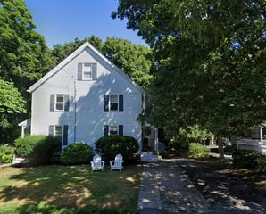 243 Walnut St 243, Wellesley, MA 02481