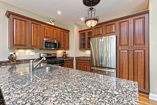 160 Kyles Way 160, Shelton, CT 06484