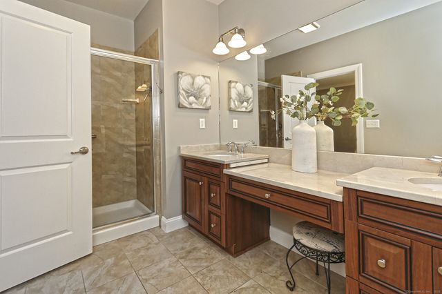 160 Kyles Way 160, Shelton, CT 06484