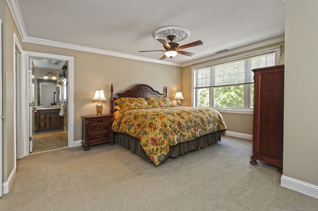 160 Kyles Way 160, Shelton, CT 06484