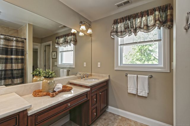 160 Kyles Way 160, Shelton, CT 06484