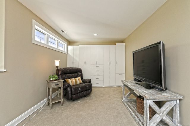 160 Kyles Way 160, Shelton, CT 06484