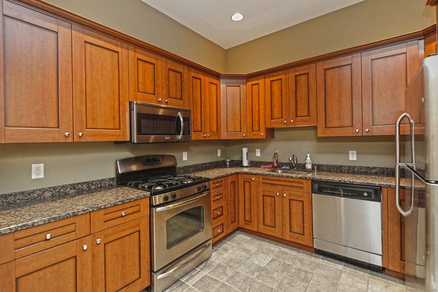 160 Kyles Way 160, Shelton, CT 06484