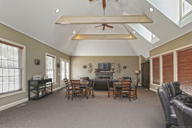 160 Kyles Way 160, Shelton, CT 06484