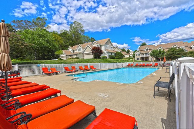 160 Kyles Way 160, Shelton, CT 06484