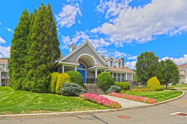 160 Kyles Way 160, Shelton, CT 06484