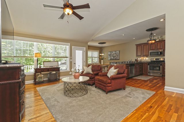 160 Kyles Way 160, Shelton, CT 06484