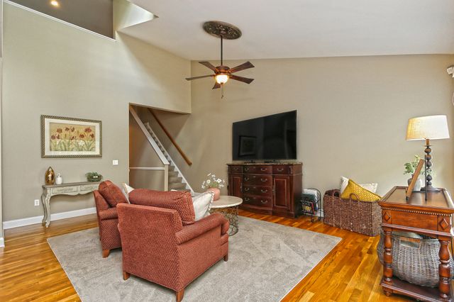 160 Kyles Way 160, Shelton, CT 06484