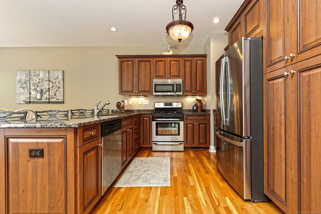 160 Kyles Way 160, Shelton, CT 06484