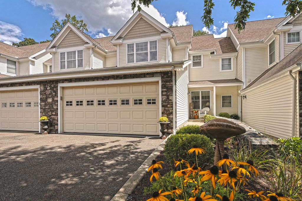 160 Kyles Way 160, Shelton, CT 06484