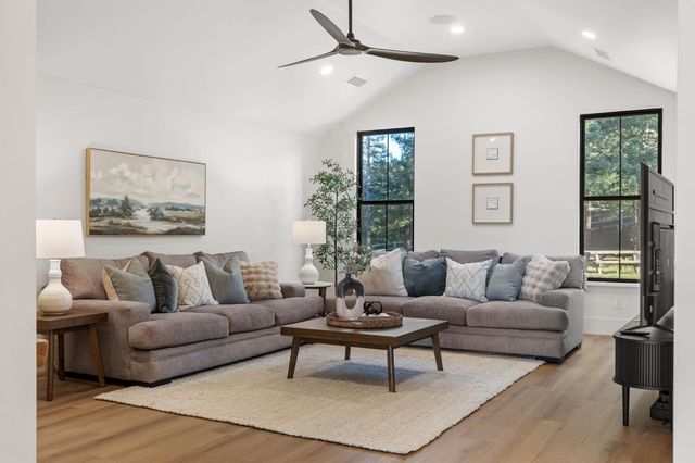 223 Spring Ln, Newcastle, CA 95658