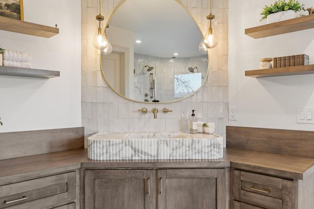 223 Spring Ln, Newcastle, CA 95658