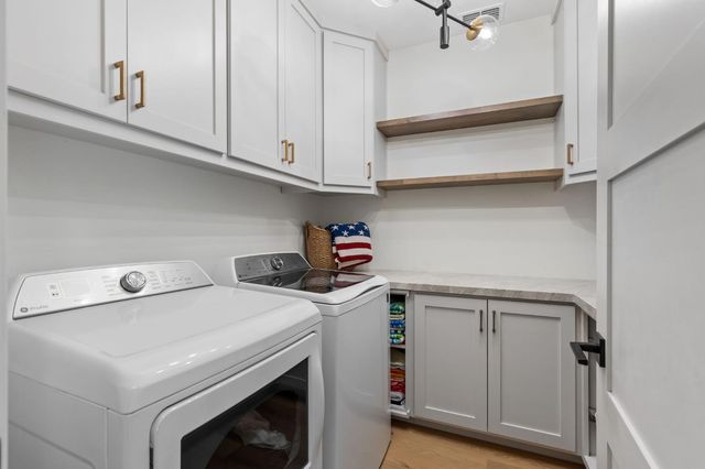 223 Spring Ln, Newcastle, CA 95658