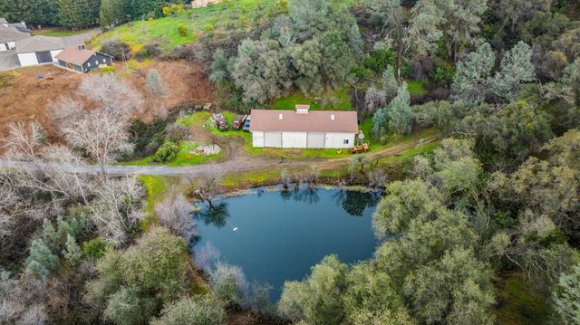 223 Spring Ln, Newcastle, CA 95658