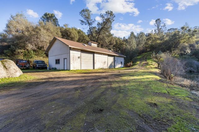 223 Spring Ln, Newcastle, CA 95658
