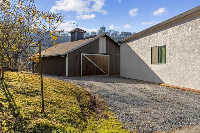 223 Spring Ln, Newcastle, CA 95658