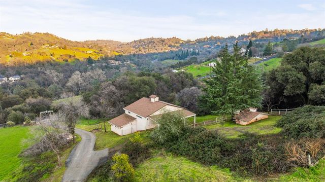 223 Spring Ln, Newcastle, CA 95658