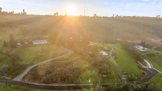 223 Spring Ln, Newcastle, CA 95658