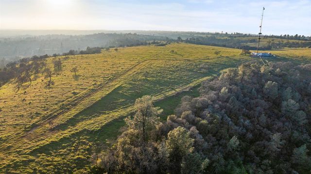 223 Spring Ln, Newcastle, CA 95658