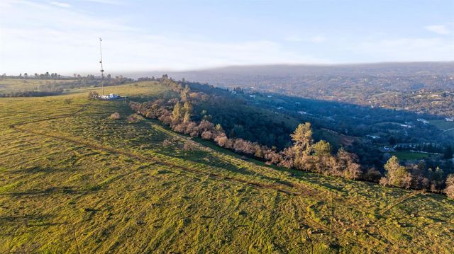 223 Spring Ln, Newcastle, CA 95658