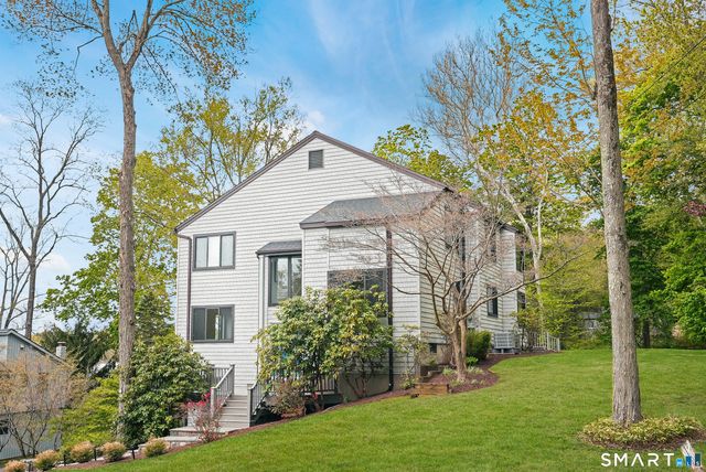 9 First Lane, Ridgefield, CT 06877
