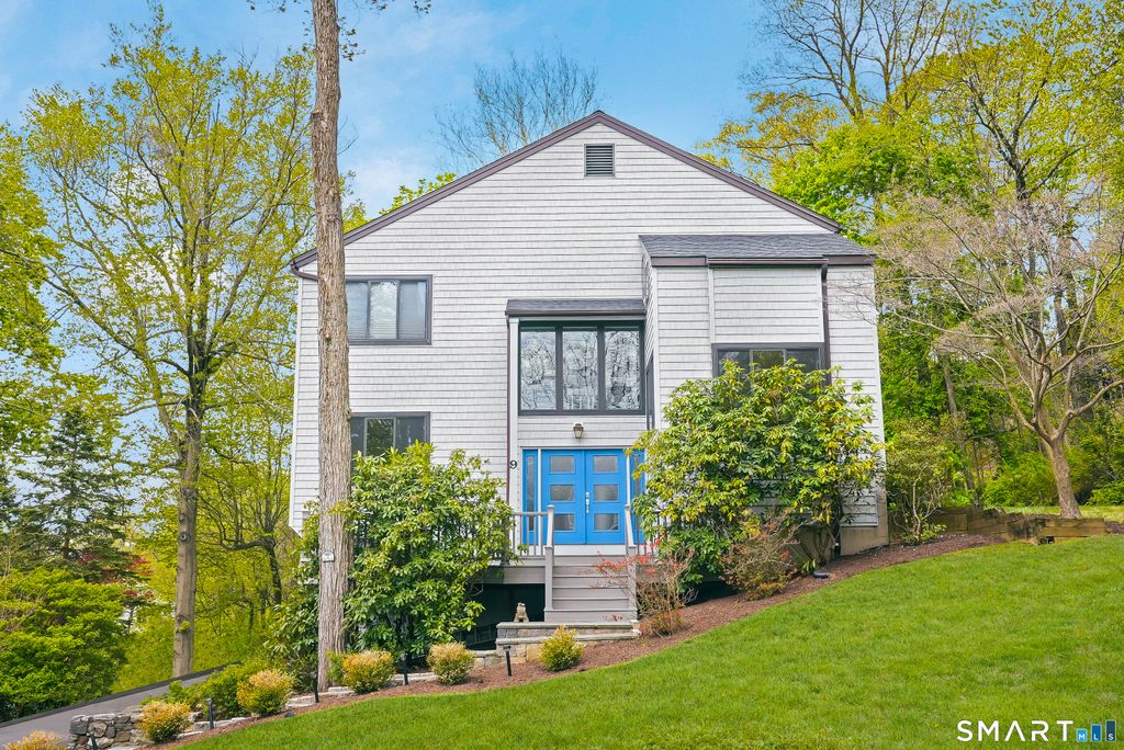 9 First Lane, Ridgefield, CT 06877