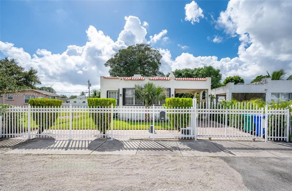 1844 NW 47th St, Miami, FL 33142
