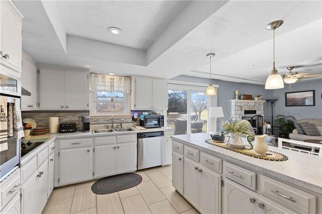 20802 S Dean Road, Belton, MO 64012