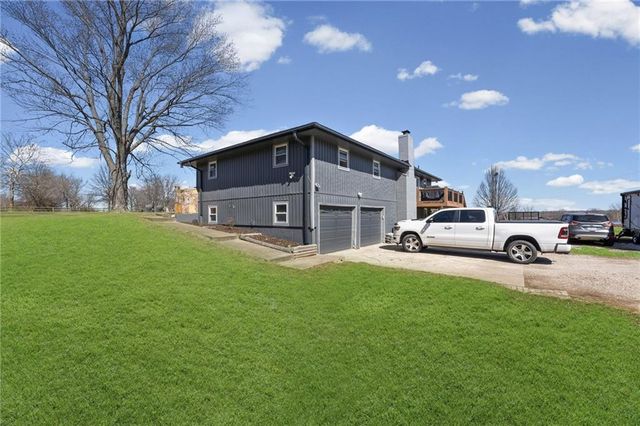 20802 S Dean Road, Belton, MO 64012