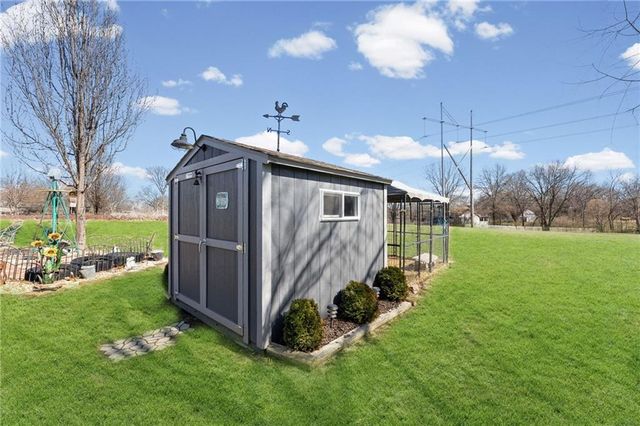 20802 S Dean Road, Belton, MO 64012